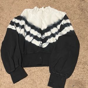 fabletics size L black and white sweatshirt